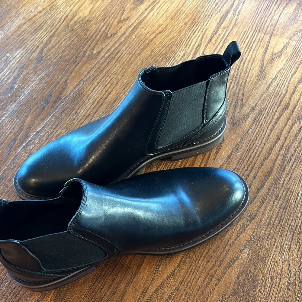 Nwob. Kenneth Cole shoes